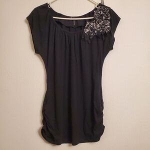 Maurices Womens Top Medium Short Sleeve Stretch Tunic Black Gray Floral Appliqué